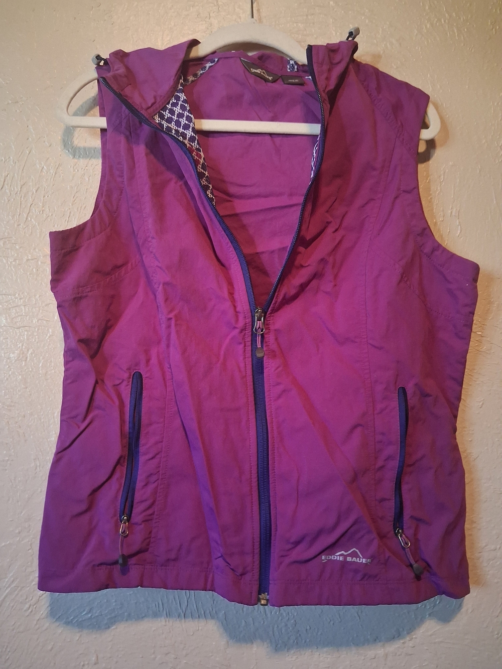 Eddie Bauer Women's Magenta Hooded Sleeveless Vest
